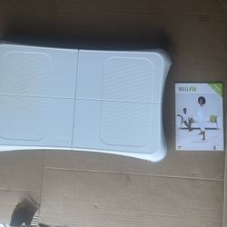 Nintendo Wii Balance Board And Wii Fit Game 
