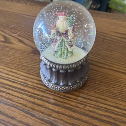 Snow Globe Santa 