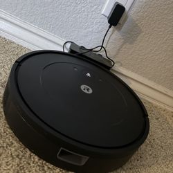 Roomba Vacuum & Mop Combo 