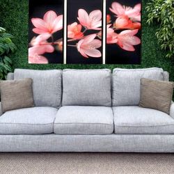 Bloomingdales Gray Couch (Free Delivery 🚚)