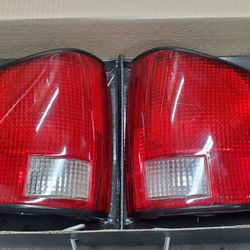 Chevy S-10/ GMC 94-03 TAIL LAMPS 
