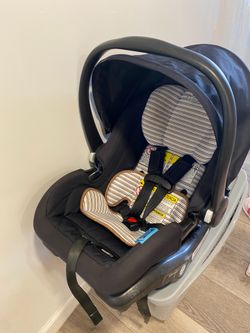 Graco infant car seat
