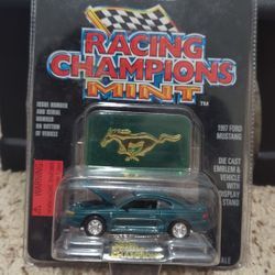 Racing Champions Mint 1997 Ford Mustang - Issue #73