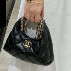 CHANEL 24A diamond check gold buckle leather chain sheepskin cross-body handbag women's black (172)67