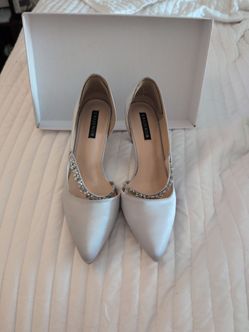 Pale silver heels 8.5