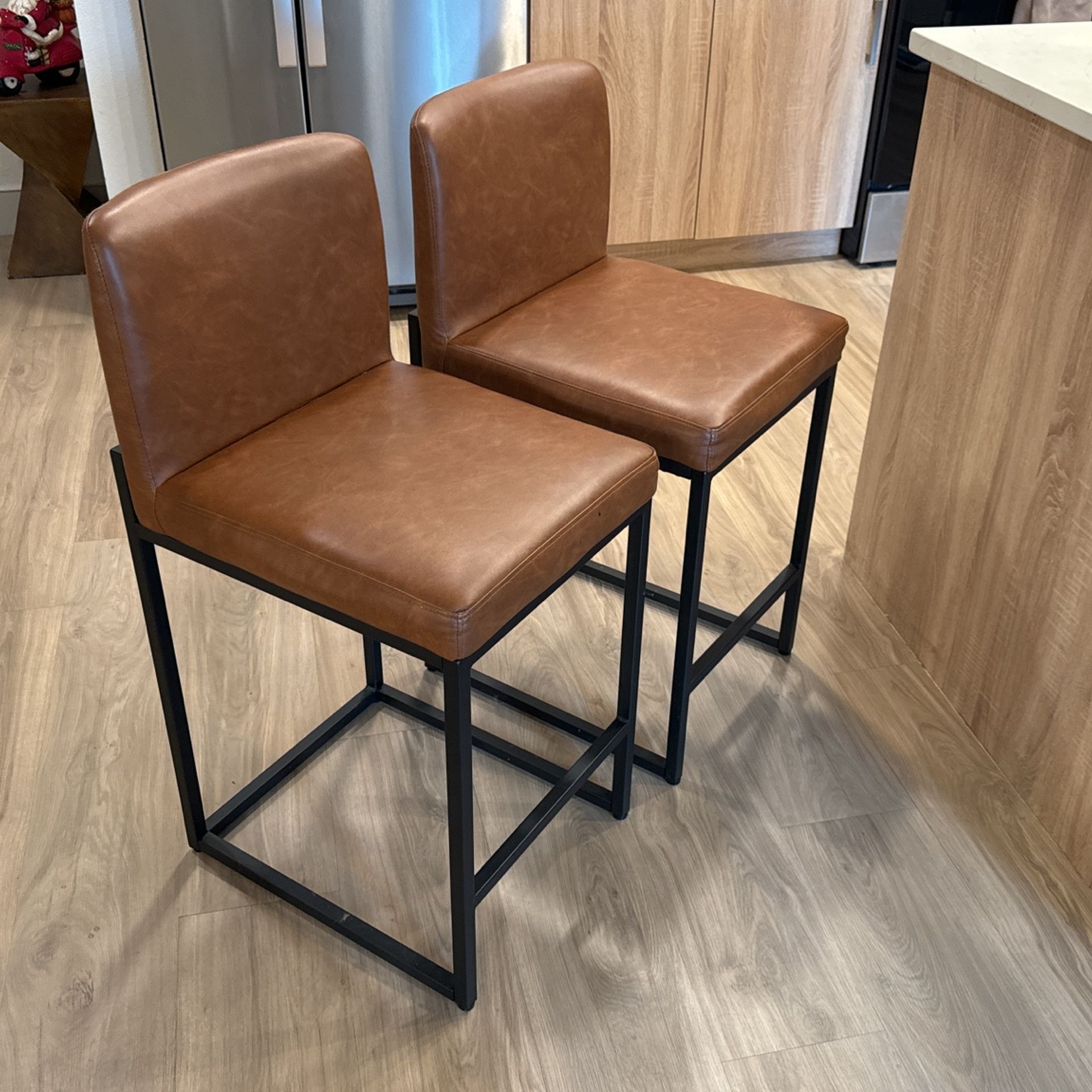 2 Bar Chairs