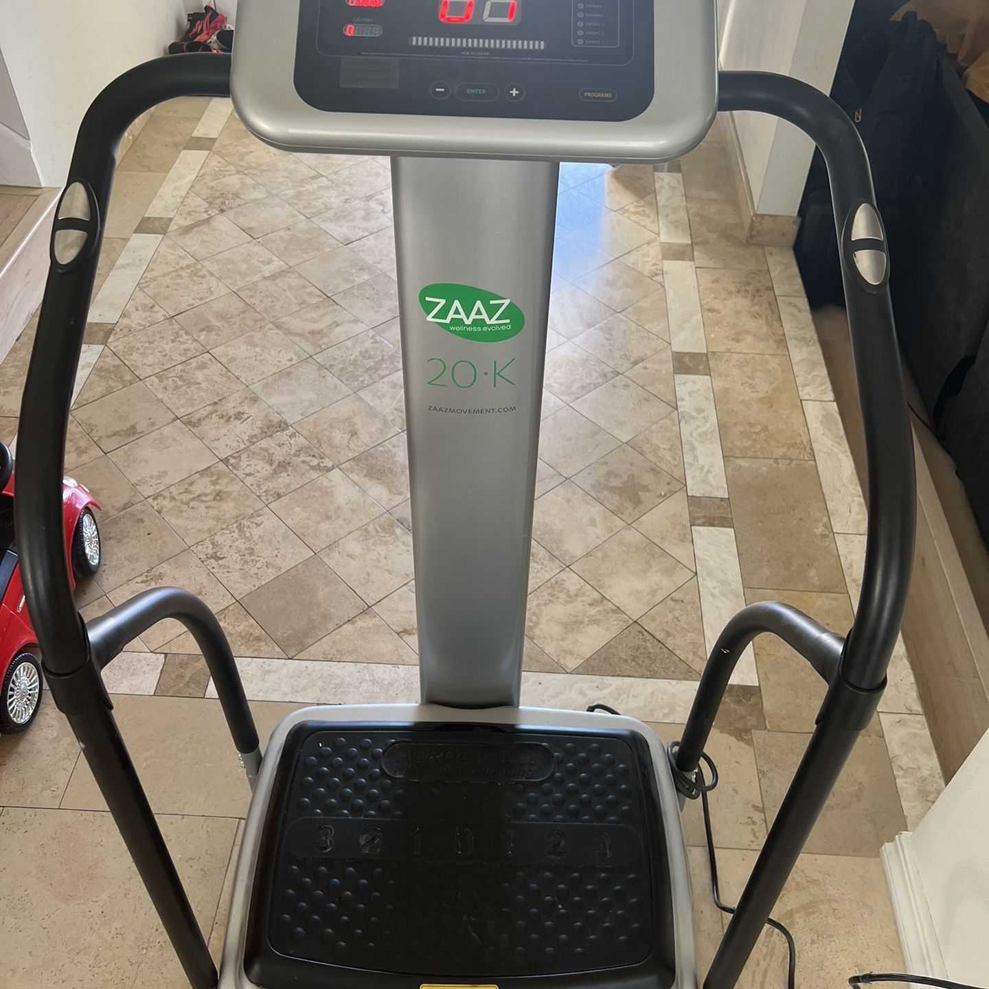 Costco ZAAZ Exercise Machine Model 20K for Sale in Huntington Beach CA OfferUp