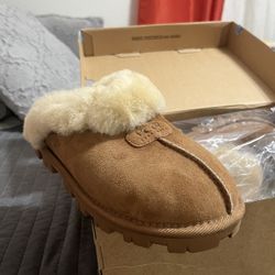 UGG Woman Slippers 