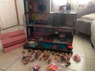 Lol doll house with accessories 