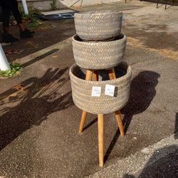 Awesome New Designer 3pc Tripod Garden Planter High Quality Masterpiece Very Detailed