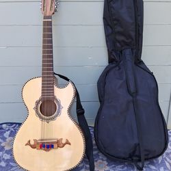 Baja Sexto with pickup Electric