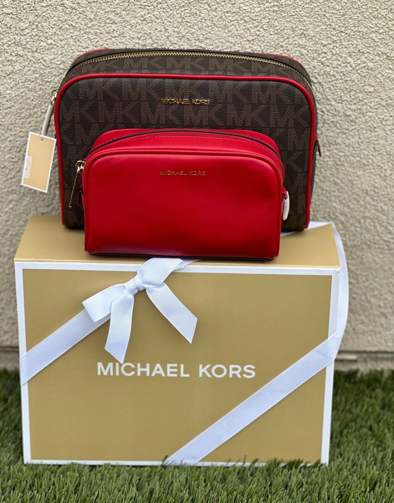Michael Kors Make Up Pouch, Large and small, New in Gift Box