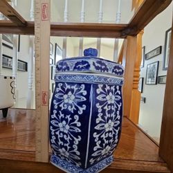 Antique Blue And White Chinese Porcelain Jar