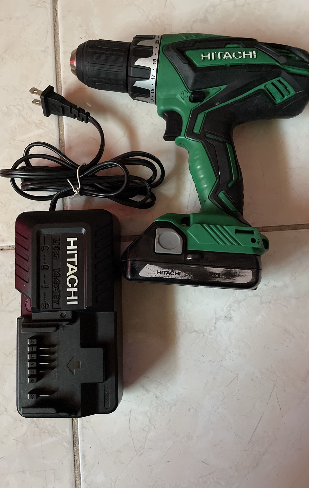 Hitachi Cordless Driver Drill DS18DGL With Battery And Charger