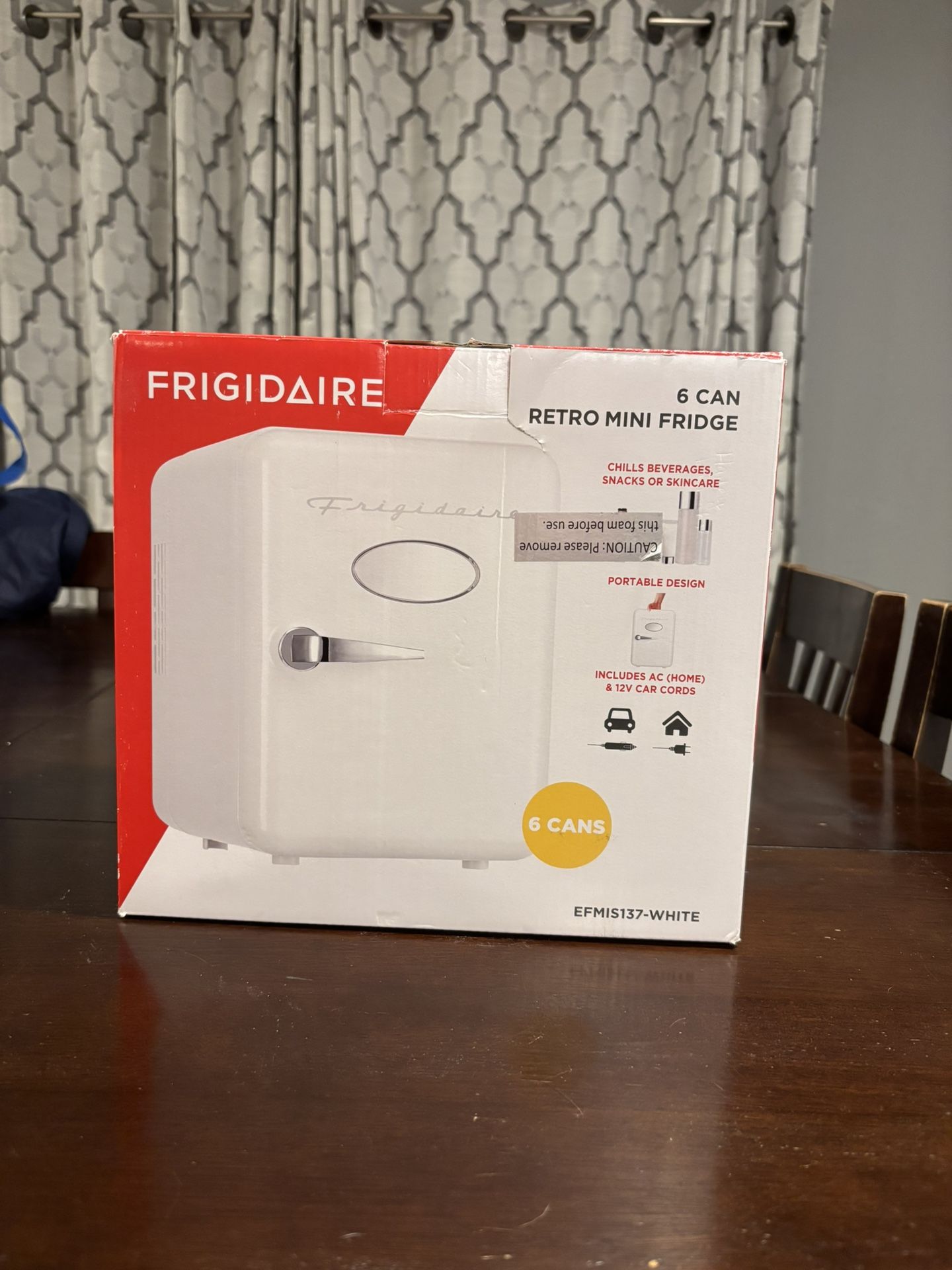 White Frigidaire Retro Mini Fridge - New Open Box