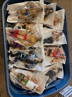 Lot of wrestling figurines