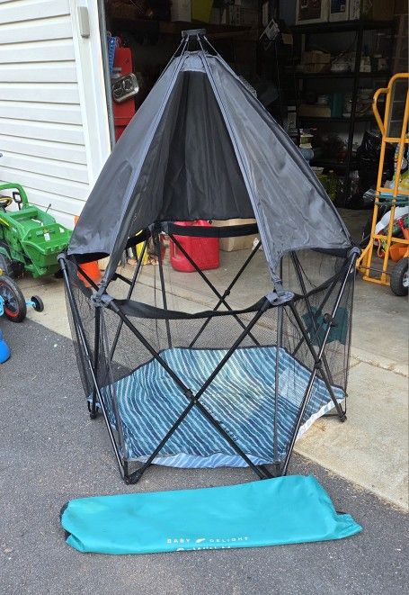 Baby Delight Go with Me Eclipse Portable Indoor/Outdoor Baby Playard w/Canopy