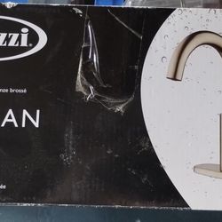 Single Handle Bathroom Faucet