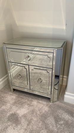 Elegant Mirrored Nightstand Set