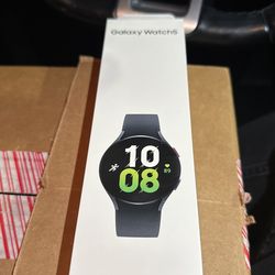 Galaxy Watch 5 44mm (Brand New)