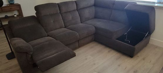 $75 Sectional Sofa w/Recliner