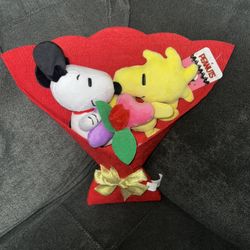 Valentine’s Day Character Plushy Bouquets