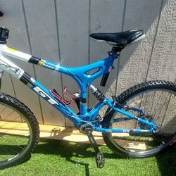 GT Drive 4.0 Mountain Bike