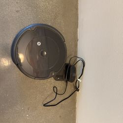 iRobot Roomba 694 Robot.