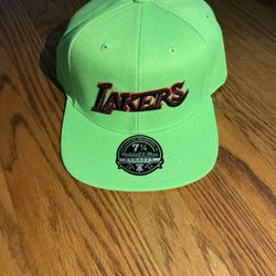 Los Angeles Lakers HWC Mitchell And Ness Dynasty Fitted Hat 7 3/8 Green NEW