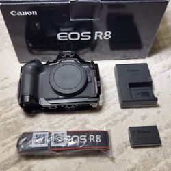 Canon R8 