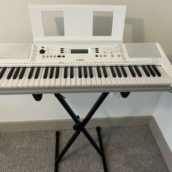 Keyboard / Piano Yamaha EZ-300 With Stand & Power Adapter 