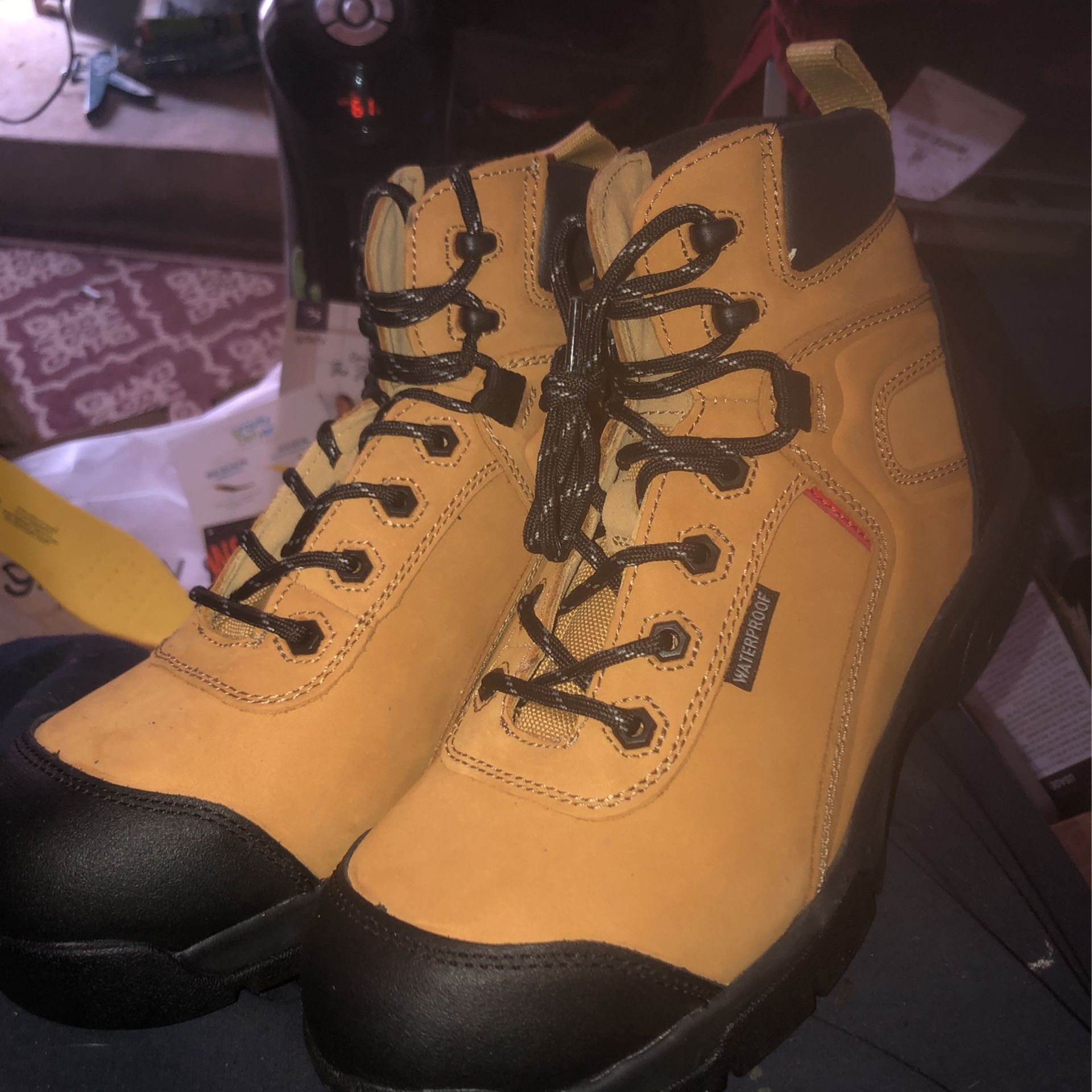 Gravity Defyer Boots - Pro line. Men's 9.5 M, Tan