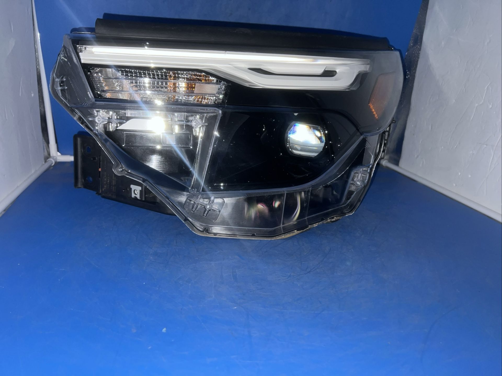 Nice 2025-2026 Subaru Forester LED Left W/O DRL Headlight 84001SL010 Oem