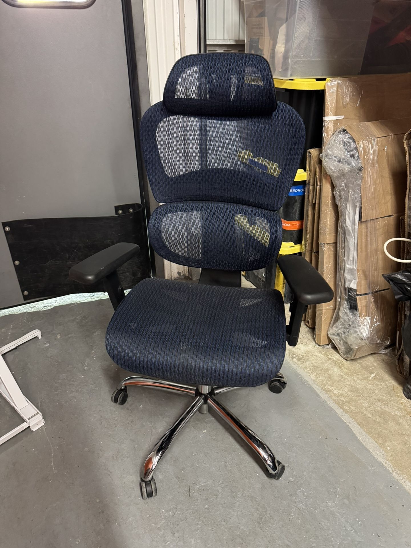 Black Office Chair With Arms