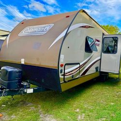 2017 Keystone Coleman, 30 ft