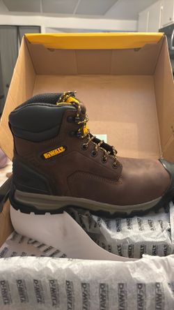 brand new in the box Dewalt men's steel toe boots size 11