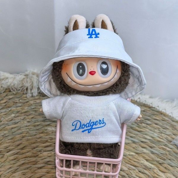 DIY labubu dolls for each team