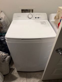 Insignia Top Load Washing Machine