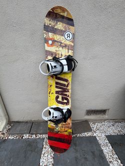 GNU 153 Wide Snowboard and Salomon M-L Bindings
