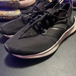 New Balance Tennis Shoes