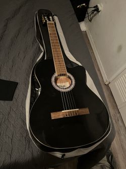 Stagg classical guitar like new
