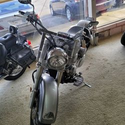 2006 Suzuki C50 Boulevard 800cc Low Mi.