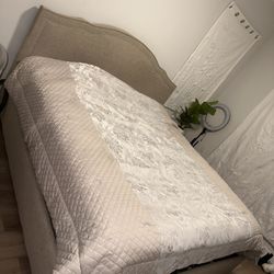 King Bed Set (bed frame, Headboard, Box Springs AND mattress)