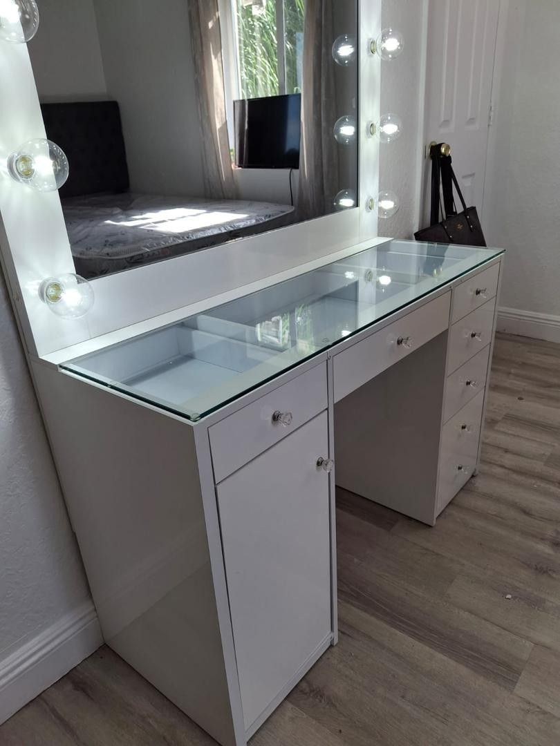 Makeup Vanity Desk Mirror/ Peinadora/ Vanities Económica. Color Blanco. Ask For Price