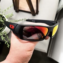 New Oakleys  Box, Pouch Cloth All Included