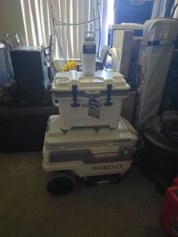 IGLOO ICE CHEST