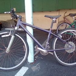 FIXER-UPPER classic vintage mountain bike or beach cruiser bicycle