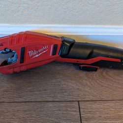 Milwaukee M12 Copper Tubing Cutter