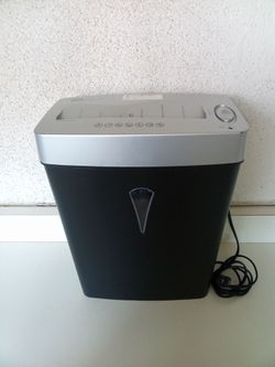 Royal MC500 5 Sheet Mirco Cut Paper Shredder $15