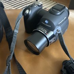 KONICA MINOLTA DIMAGE Z5 5.0MP DIGITAL CAMERA w SD Card and strap. Tested 